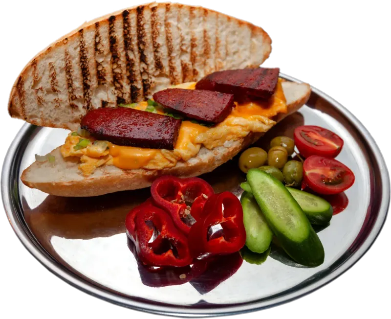 YUMURTALI - CHEDDARLI SUCUKLU — Boğalı Ekmek Arası, Bodrum Çarşı